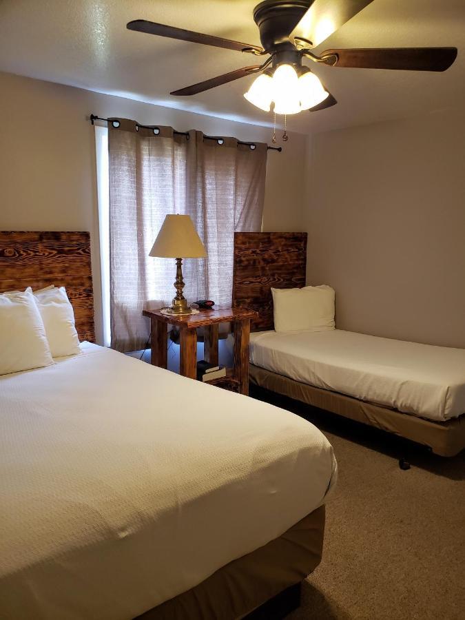 Flaming Gorge Resort Dutch John Экстерьер фото