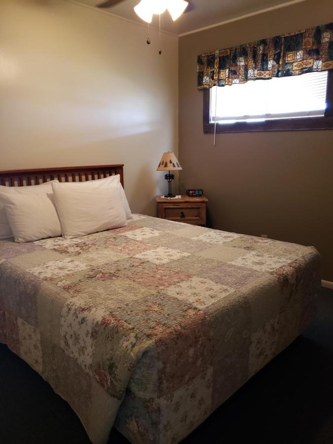 Flaming Gorge Resort Dutch John Экстерьер фото